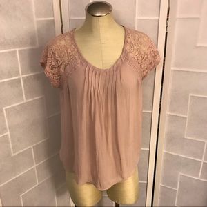 Maurice’s blush pink mauve lace top like new